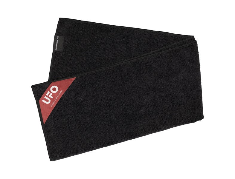 CeramicSpeed microfiber bike cleaning towel in black, ideal for bike care and indoor training.