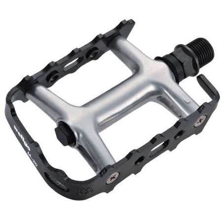 Wellgo M20 CR-MO 9/16 MTB Sealed Bearing Rat Trap Pedals Black/Silver