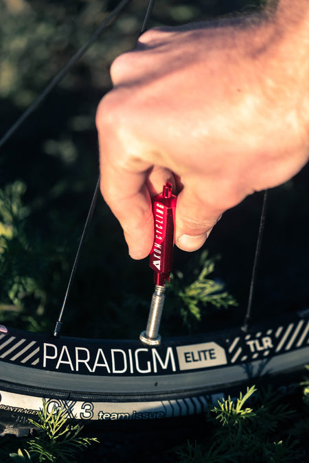 KOM Tubeless Tyre Lever & Valve Core Tool Combo Set