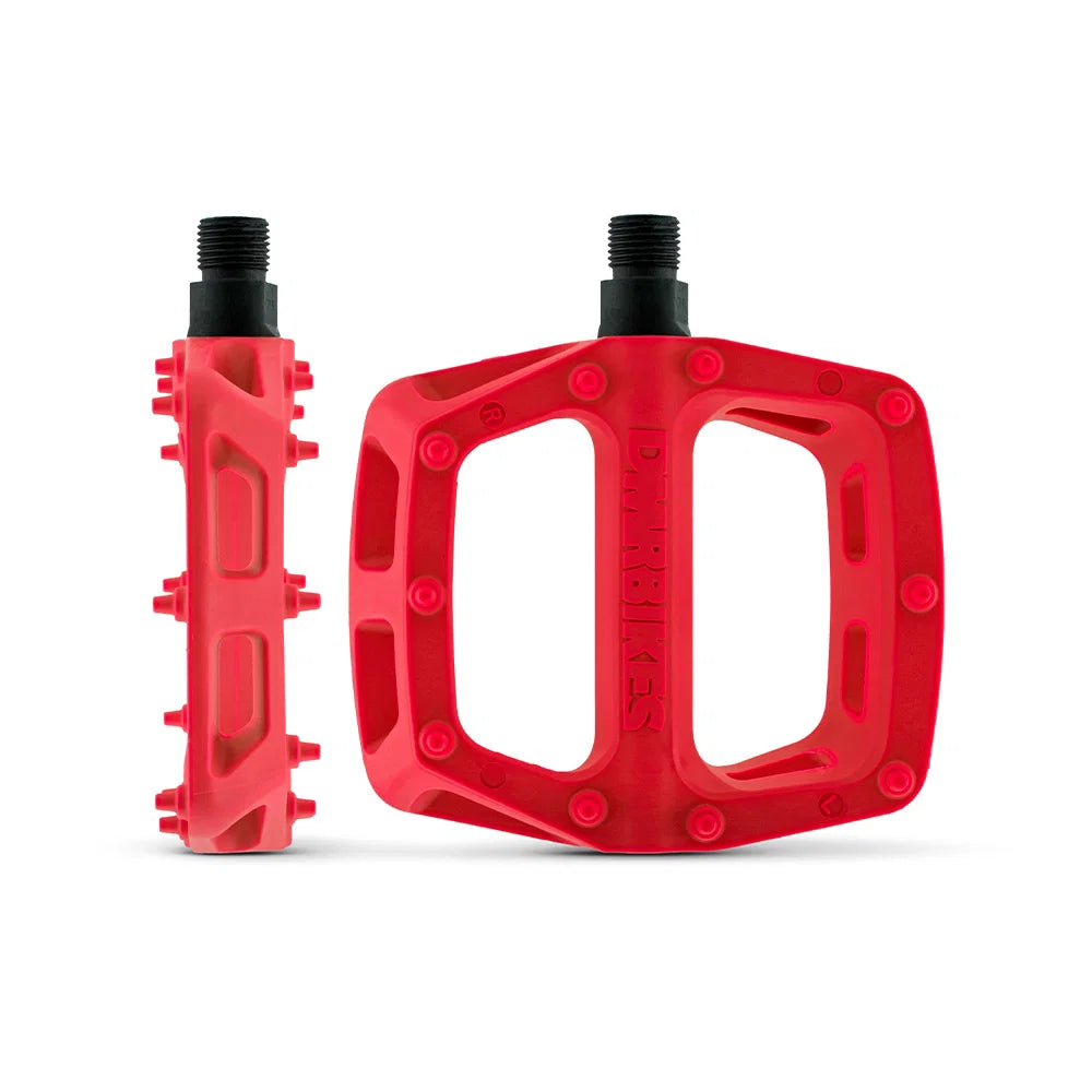 MTB bike bundle with water bottle and pedals featuring DMR V6 red pedals.