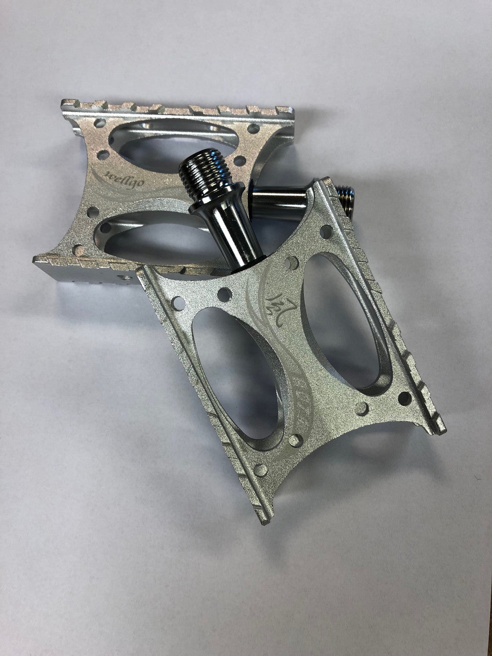 Wellgo R074 Double Sided Narrow Platform Pedals In Silver