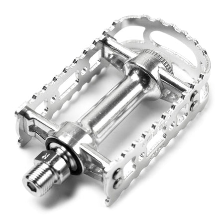 MKS BM-7 BMX pedals showcasing alloy body and plate design, ideal for BMX performance.