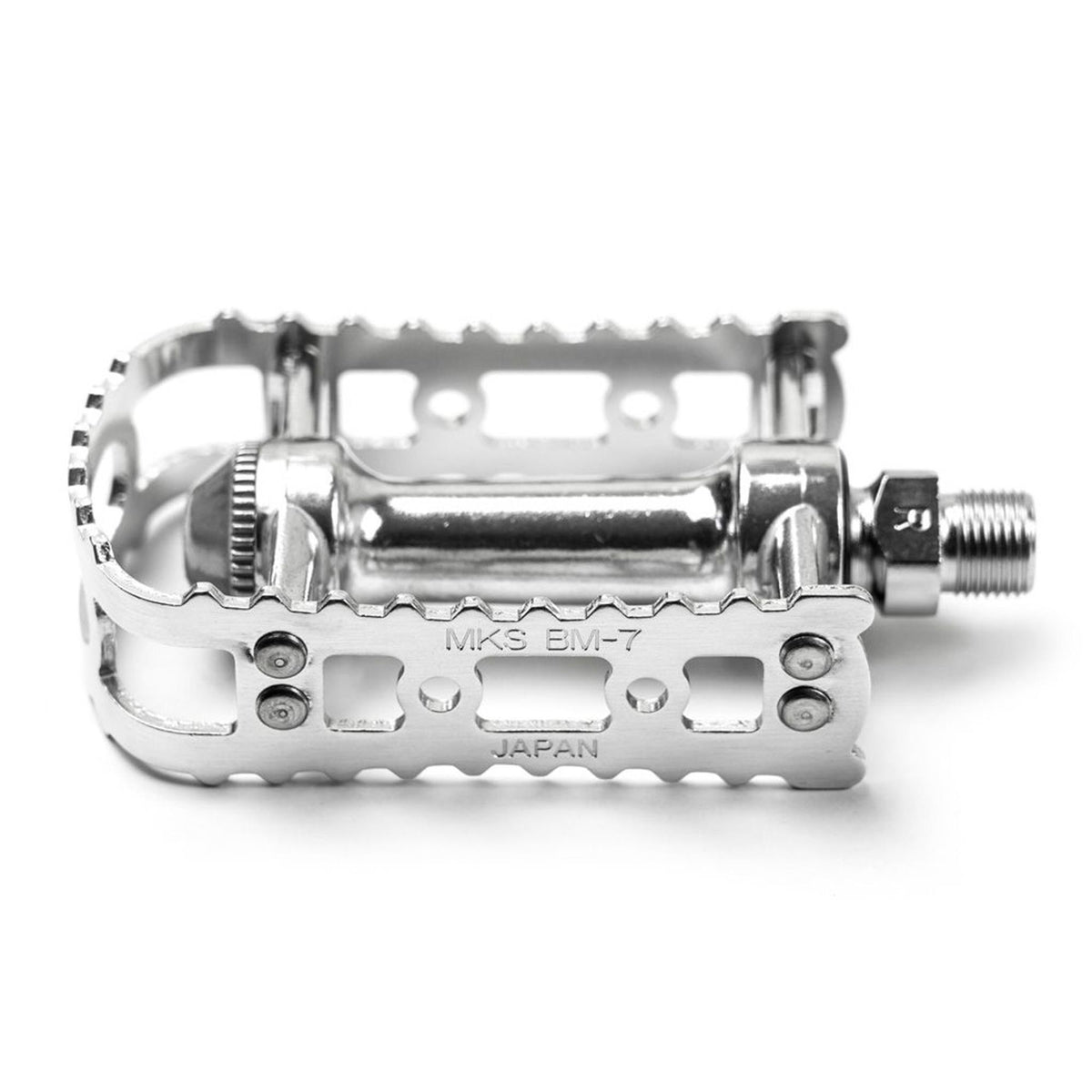 MKS BM-7 BMX pedals showing alloy body and plate design, perfect for BMX cycling.