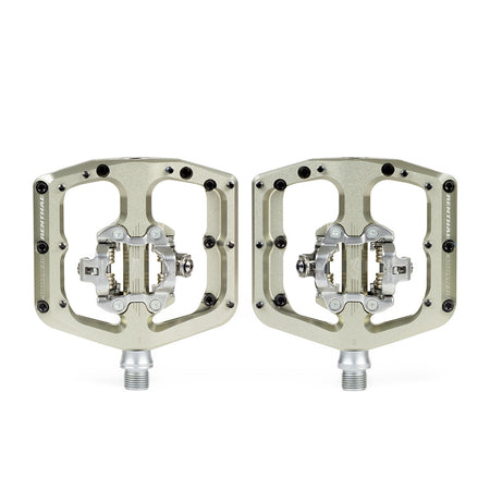 Renthal Revo-DHC large platform MTB clip pedals in AluGold color for downhill racing and maximum control.