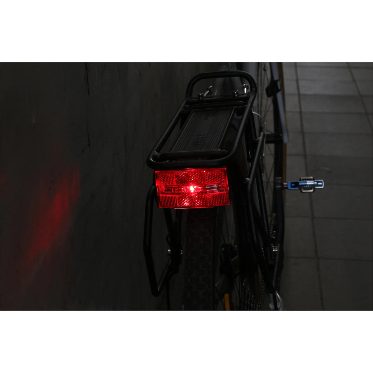 Cateye Reflex Rack AA Battery Rear Bicycle Light | GRAVEL ROAD