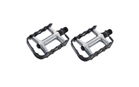 Wellgo M20 CR-MO 9/16 MTB Sealed Bearing Rat Trap Pedals Black/Silver