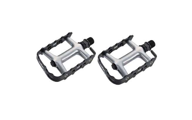 Wellgo M20 CR-MO 9/16 MTB Sealed Bearing Rat Trap Pedals Black/Silver