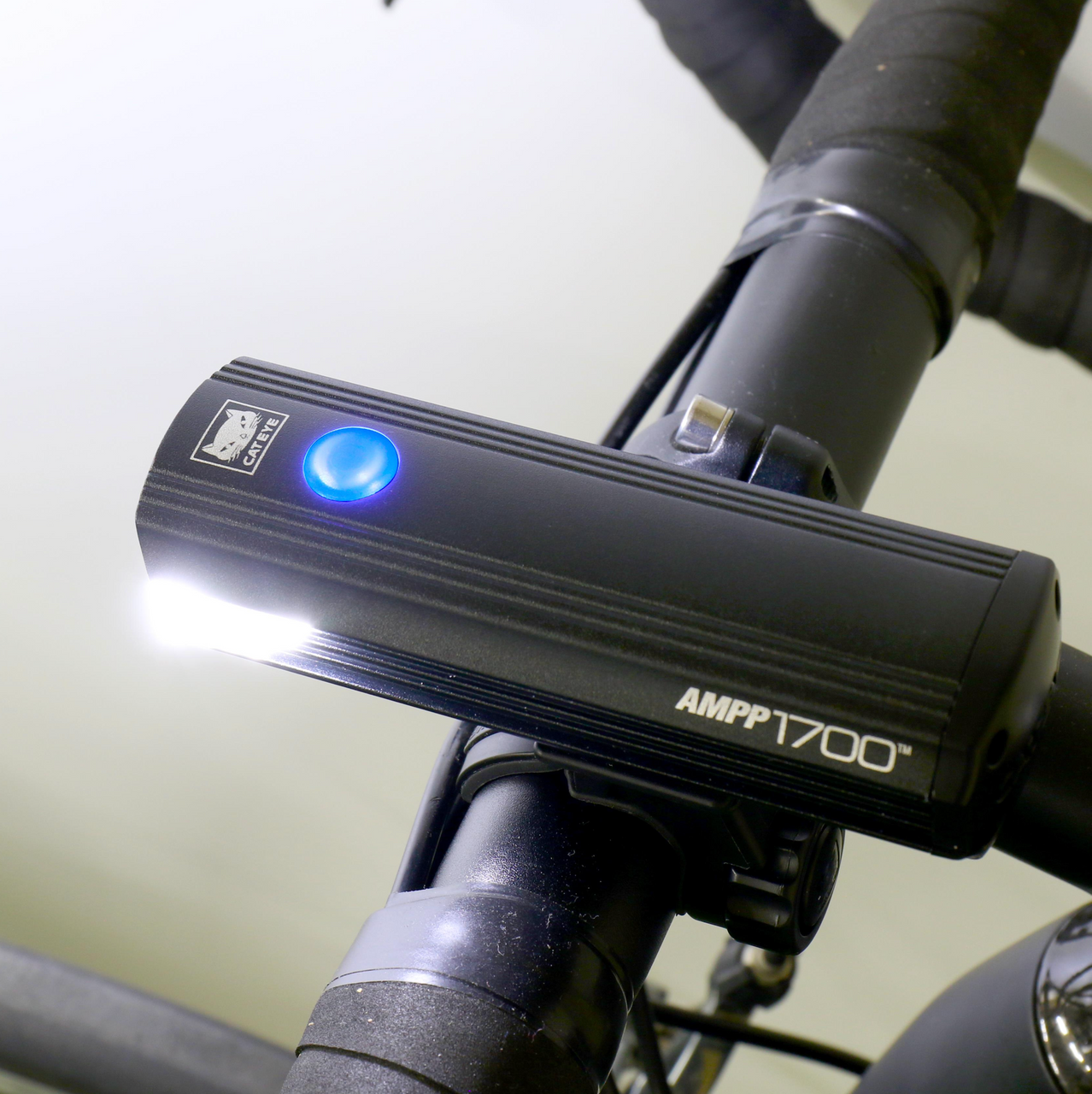 CatEye AMPP 1700 Front USB-C Rechargeable Bike Light