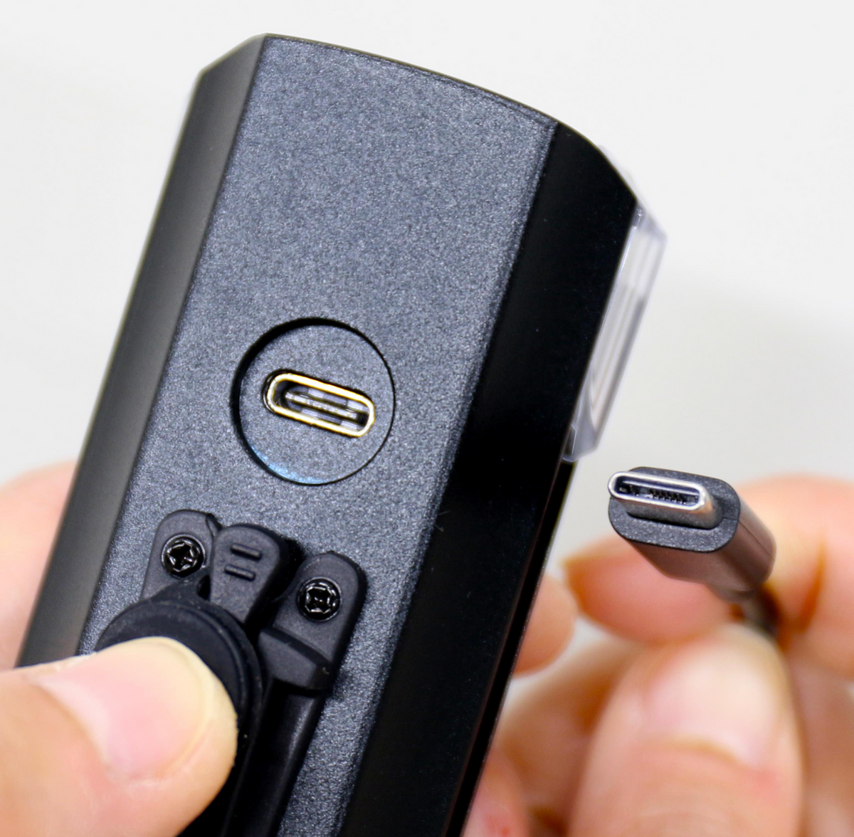 CatEye AMPP 1700 Front USB-C Rechargeable Bike Light