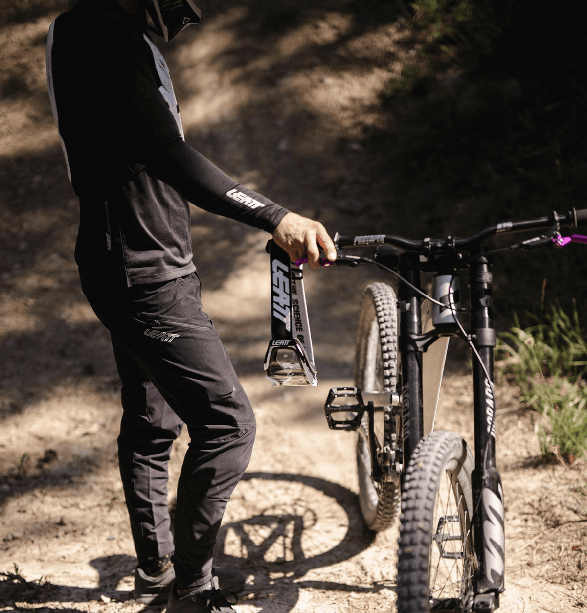 Leatt 1.0 MTB Jersey & Trouser Ride Kit | Black