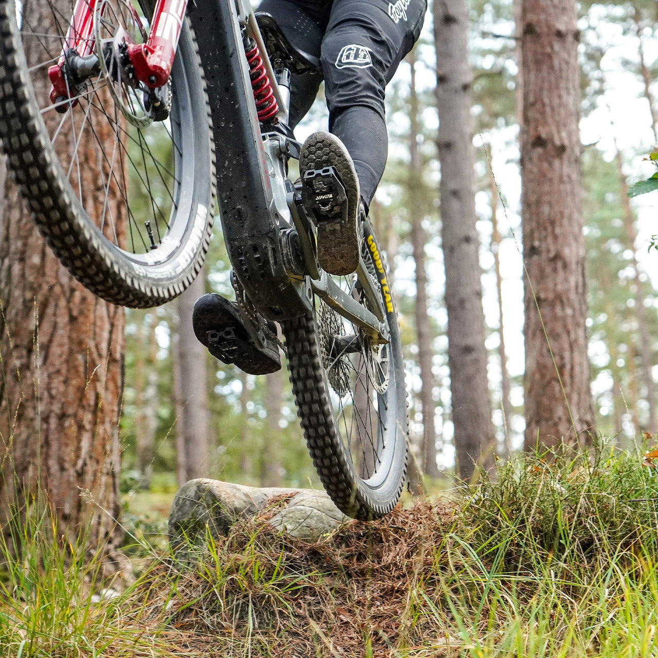 DMR VMAX Clip In SPD Pedals