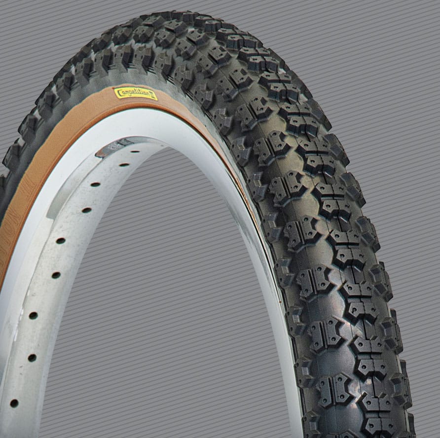 Tioga Comp III BMX Old School 20" Tyre - Skinwall featuring classic design and tread pattern, ideal for racing.