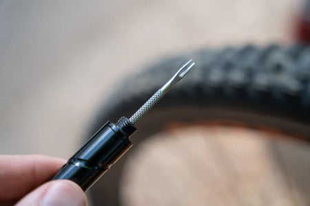 KOM Pro Tubeless Road MTB Tyre Repair Tool With C02 Inflator & Valve Core Remover | Black