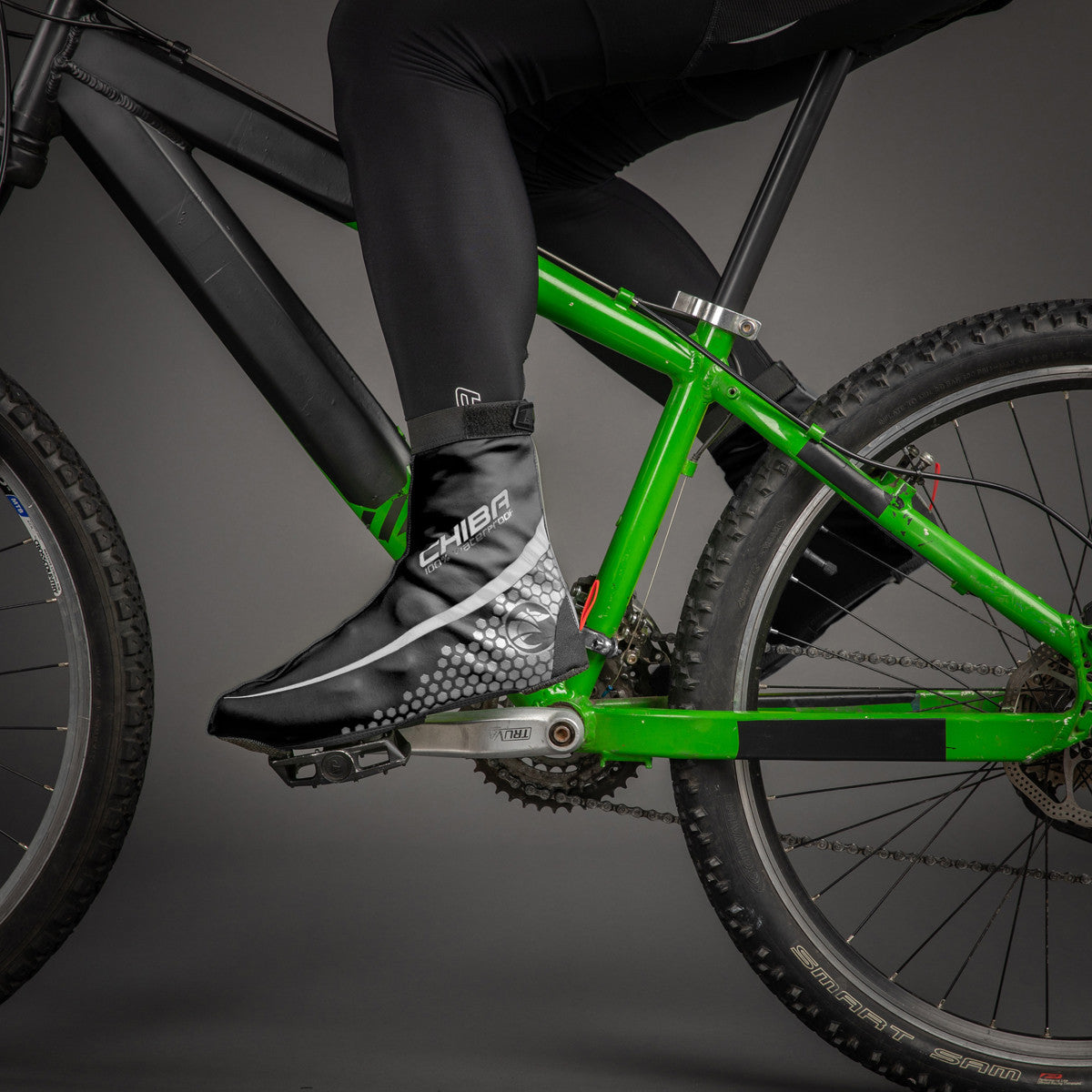 Chiba Race Waterproof Windproof Cycling Overshoes In Black