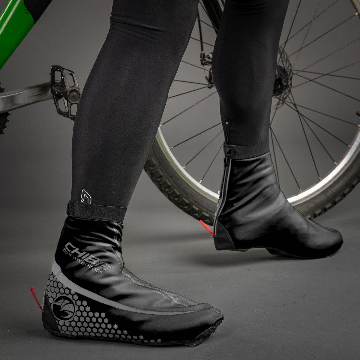 Chiba Race Waterproof Windproof Cycling Overshoes In Black