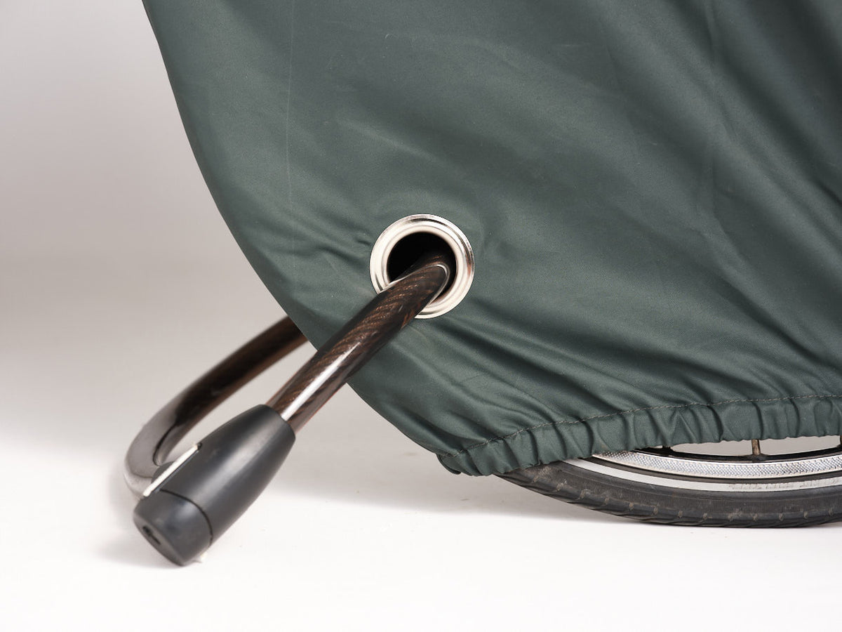 Detail of VK 'Re-Cover' Duo 2-Bike Waterproof Bicycle Cover, showcasing the eyelet and lock mechanism.