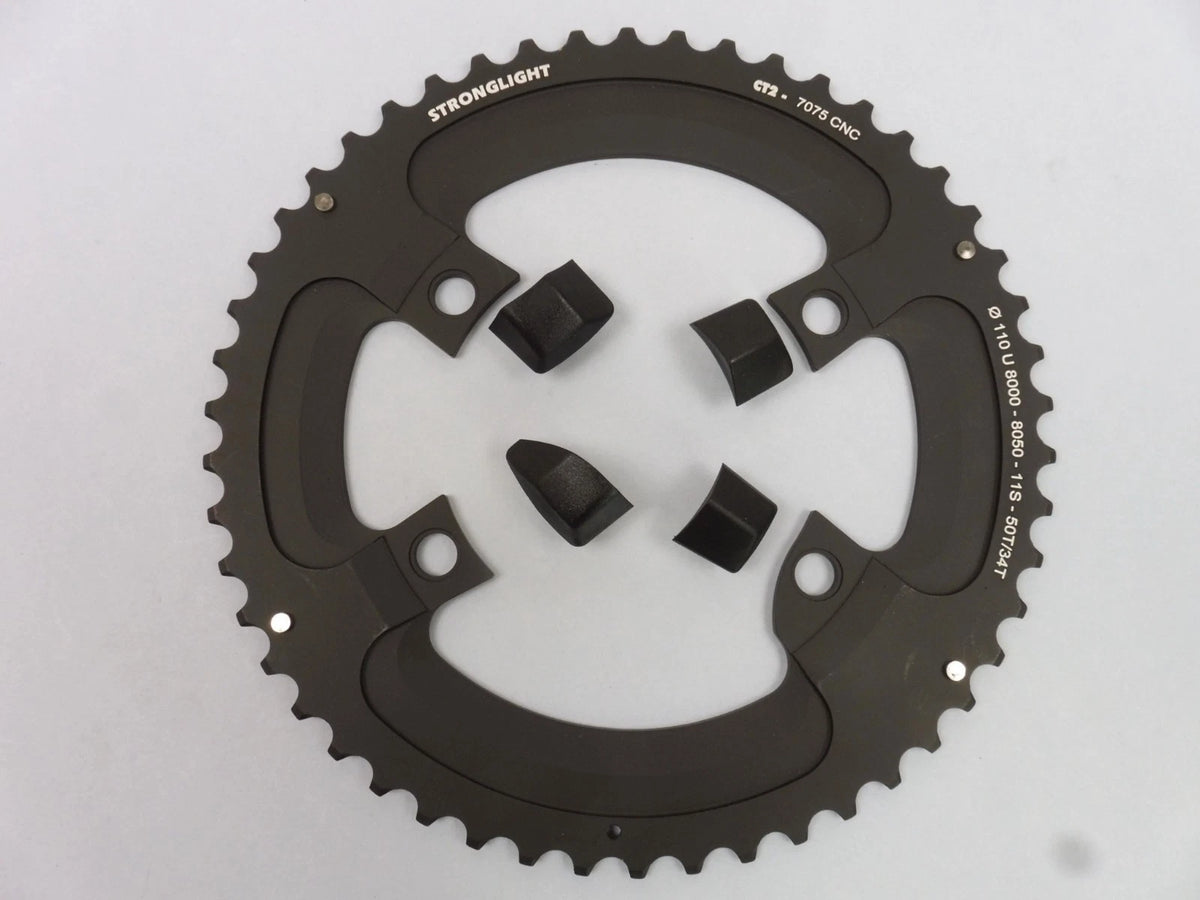 Stronglight Ultegra R8000 chainring 110 BCD with four arms and bolts for Shimano compatibility.
