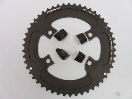Stronglight Ultegra R8000 chainring 110 BCD with four arms and bolts for Shimano compatibility.