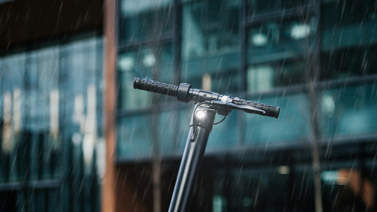 JIVR 350W Electric Scooter | Foldable | 10" Wheels