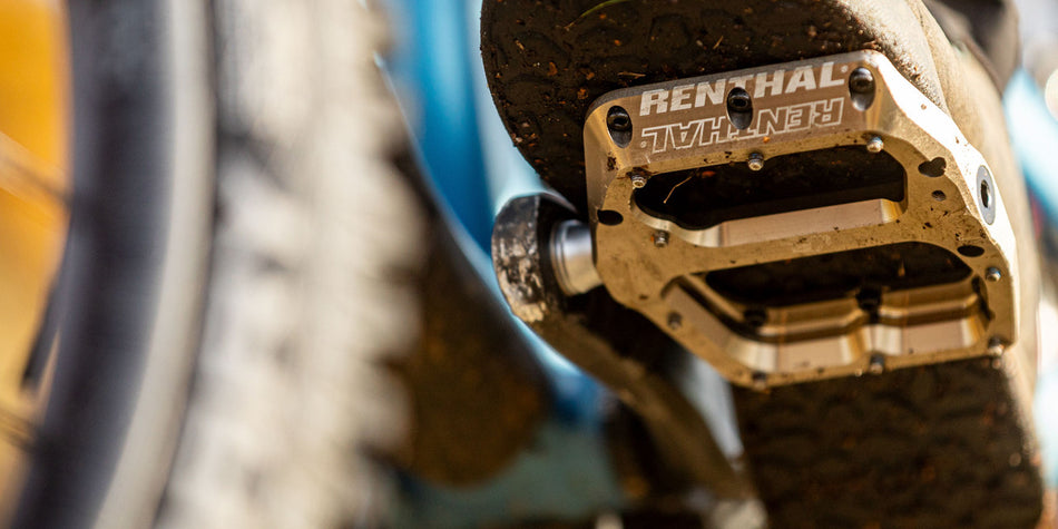 Renthal Revo-F Flat MTB Downhill Platform Pedals | Alu Gold
